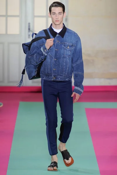 Look 2